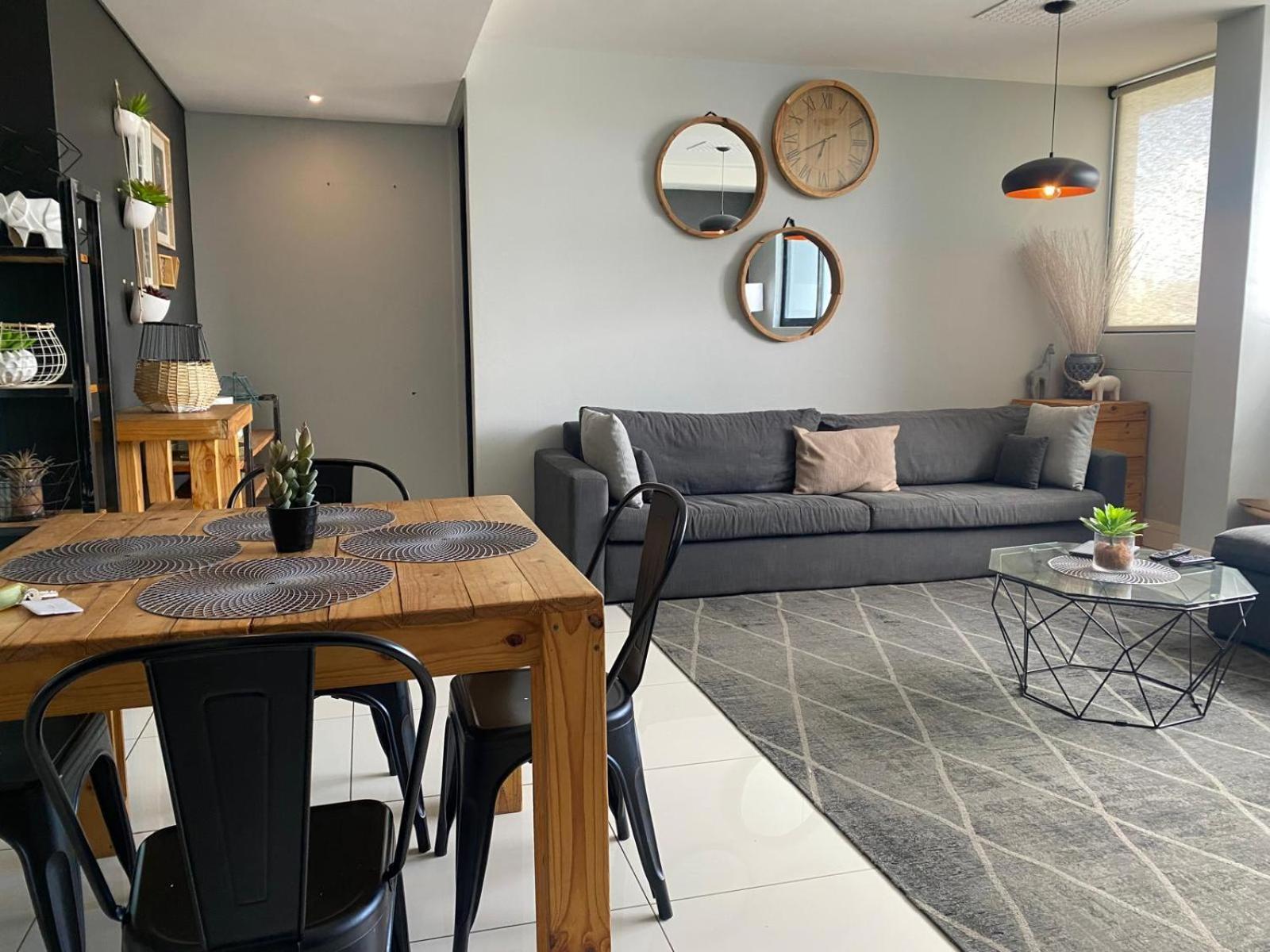 77 On Independence Apartments Windhoek Ngoại thất bức ảnh